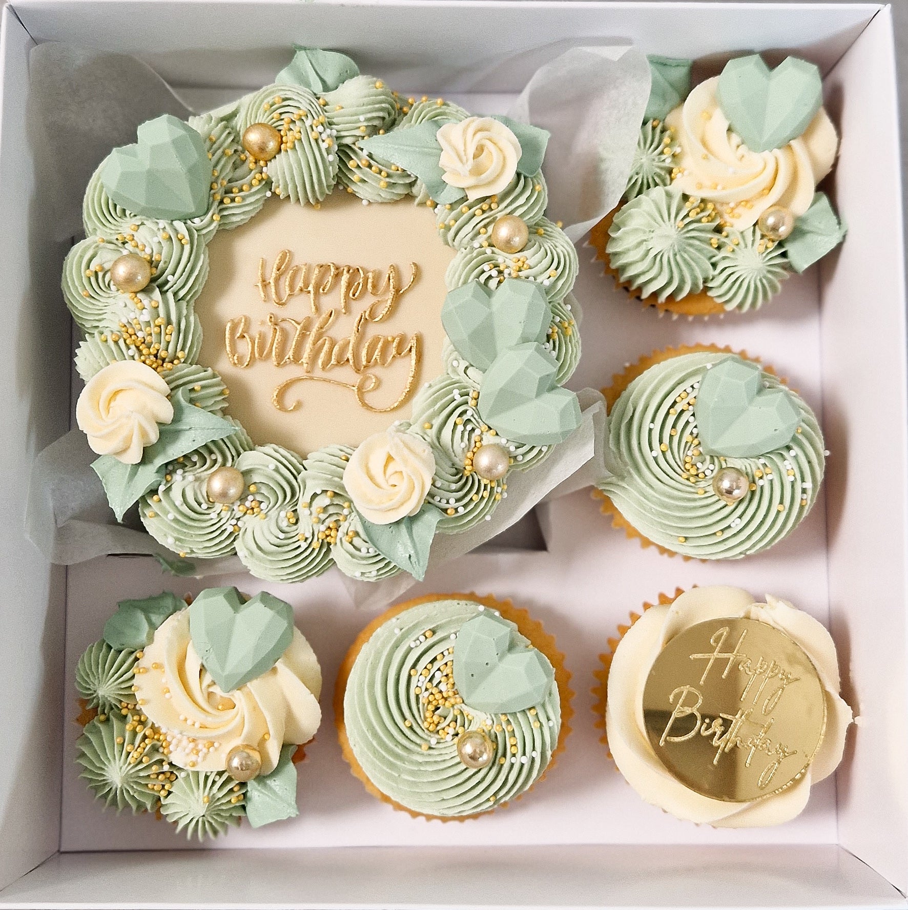 Bento birthday cake & cupcake box