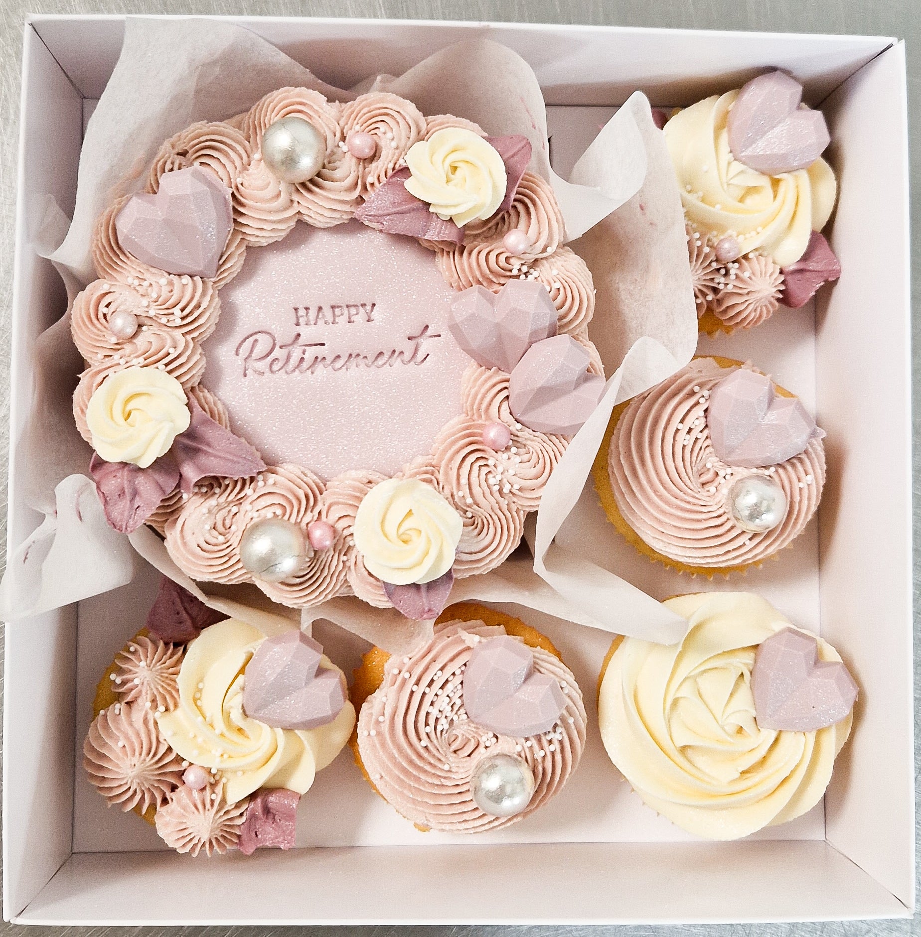 Bento retirement cake & cupcake box