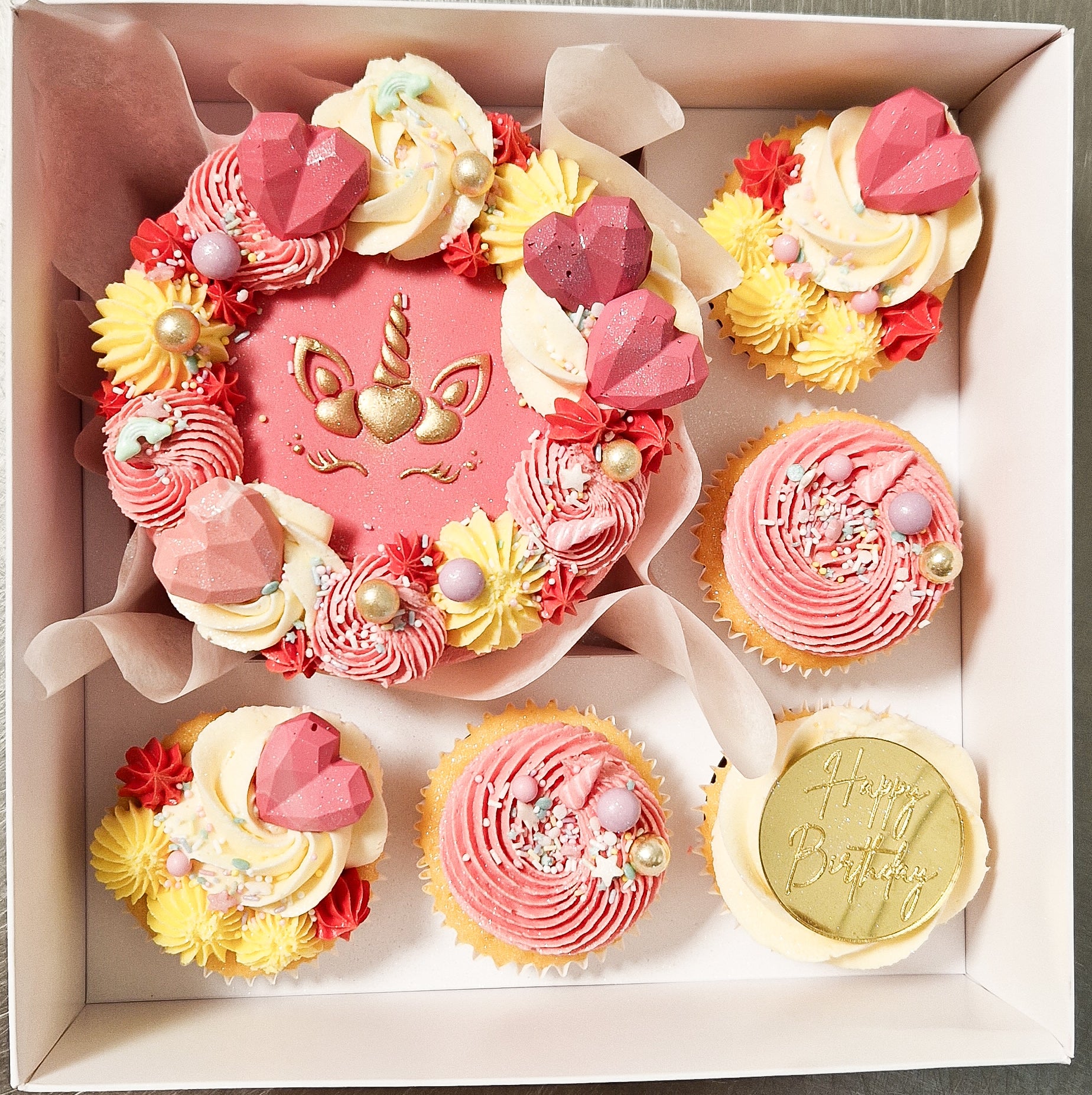 Bento unicorn cake & cupcake box