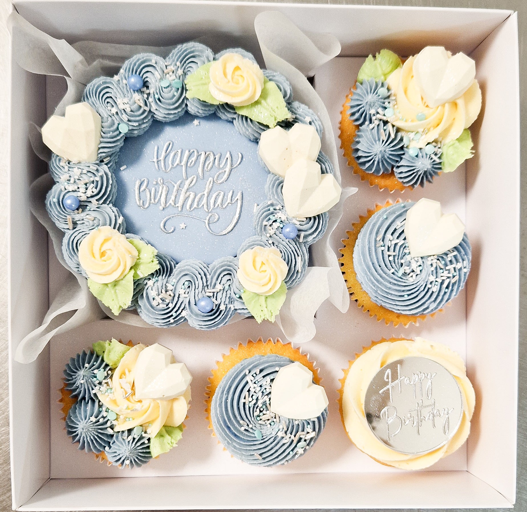 Bento birthday cake & cupcake box