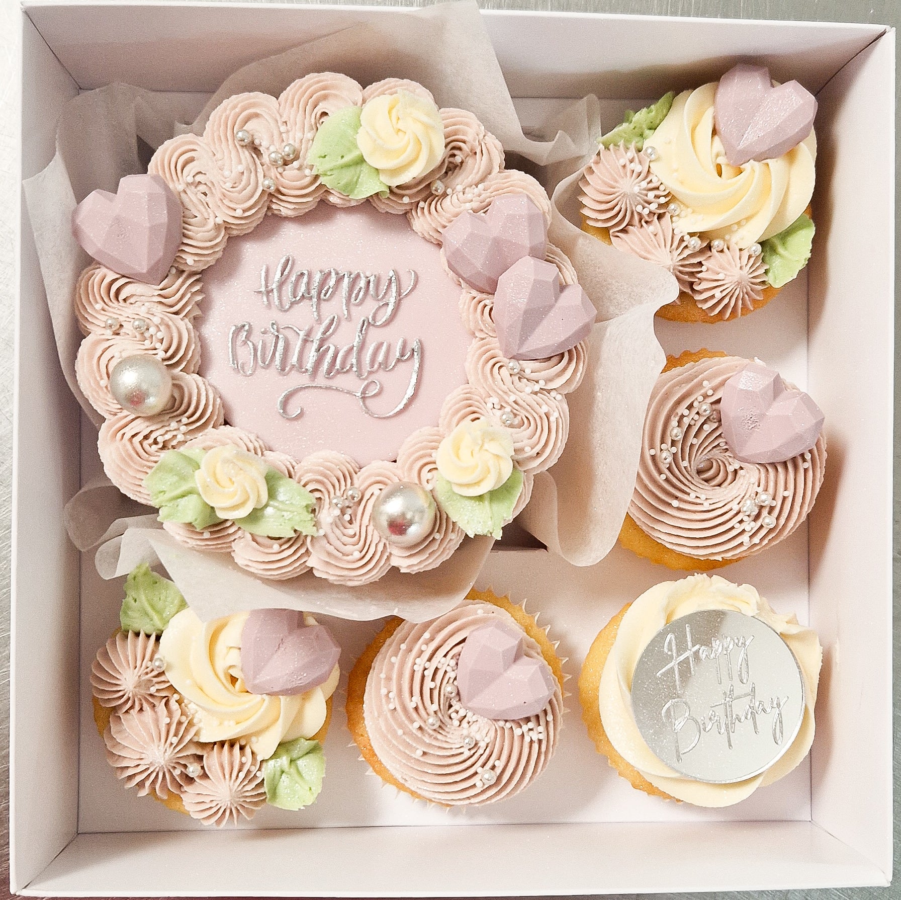 Bento birthday cake & cupcake box