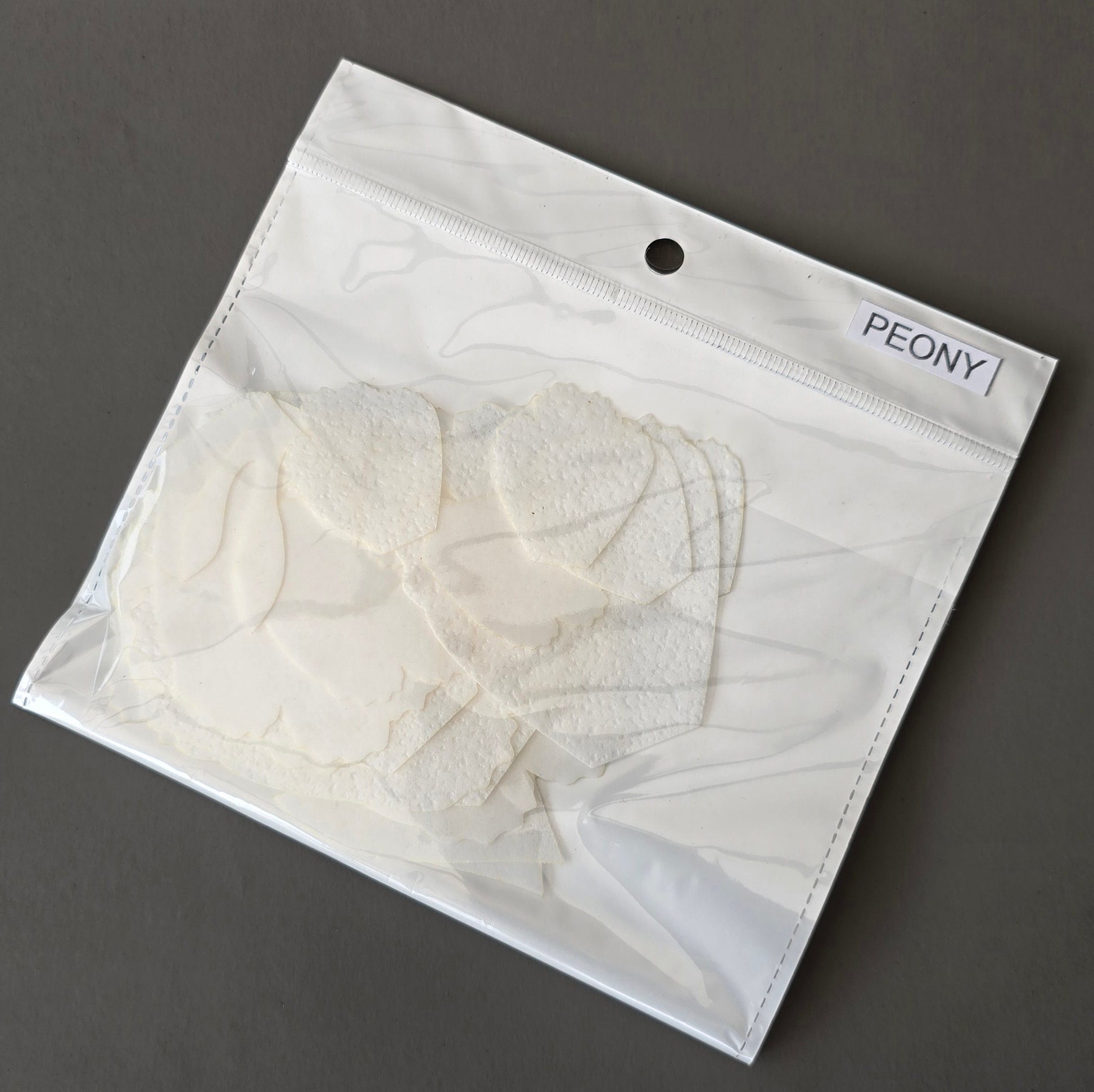 Pre-cut wafer paper petals for flowers