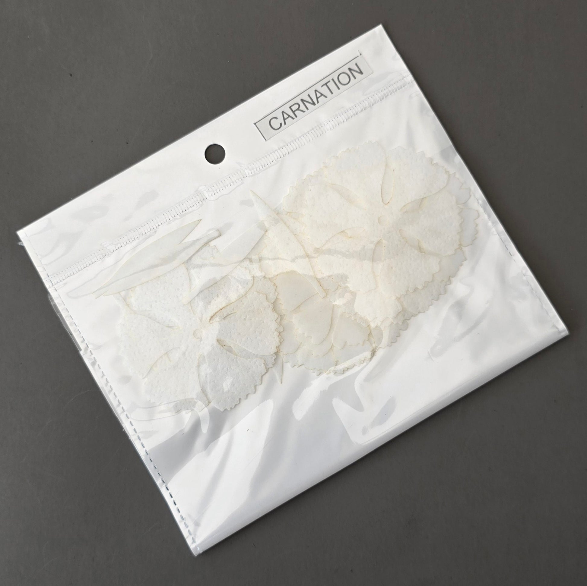 Pre-cut wafer paper petals for flowers
