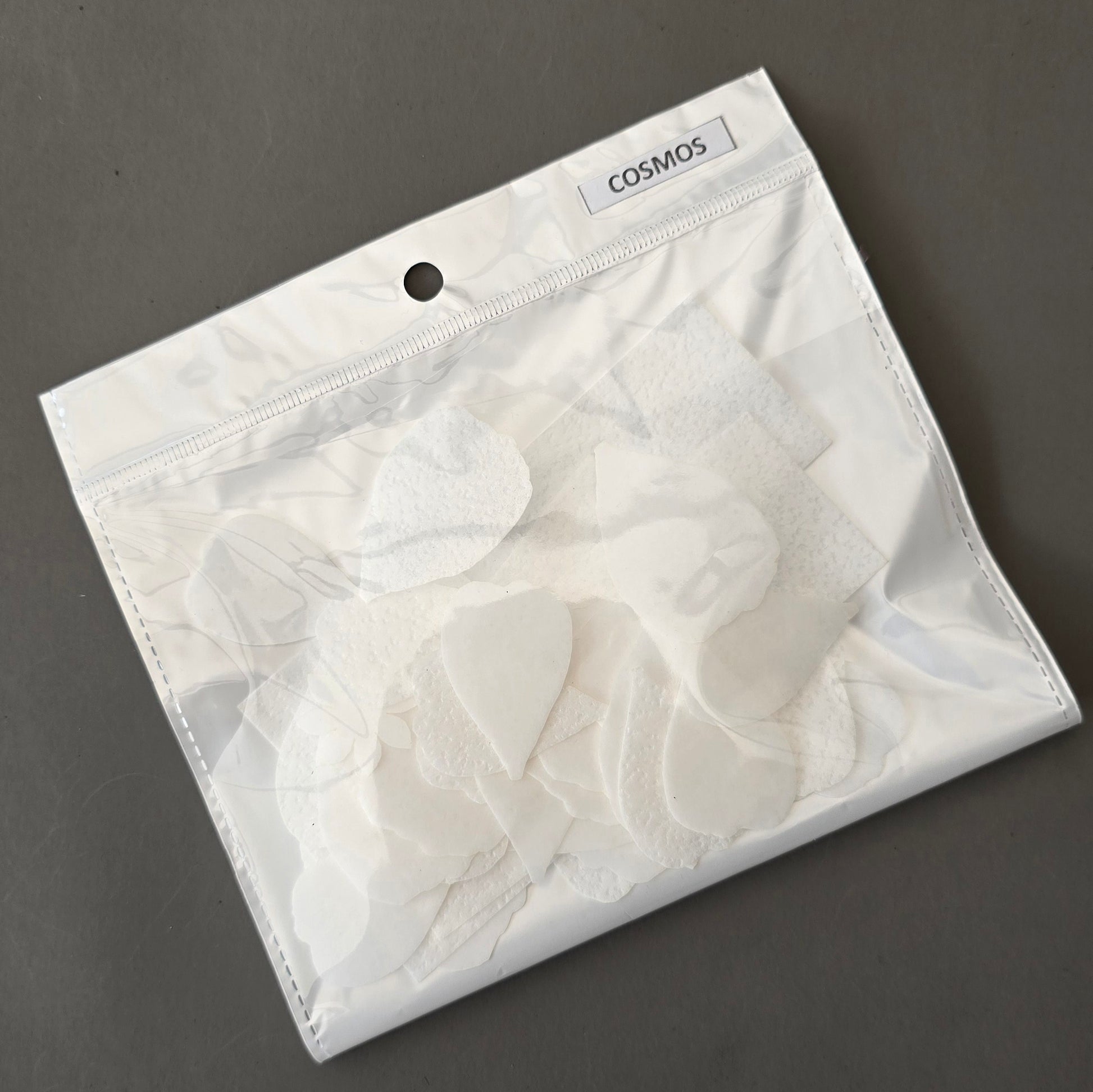 Pre-cut wafer paper petals for flowers