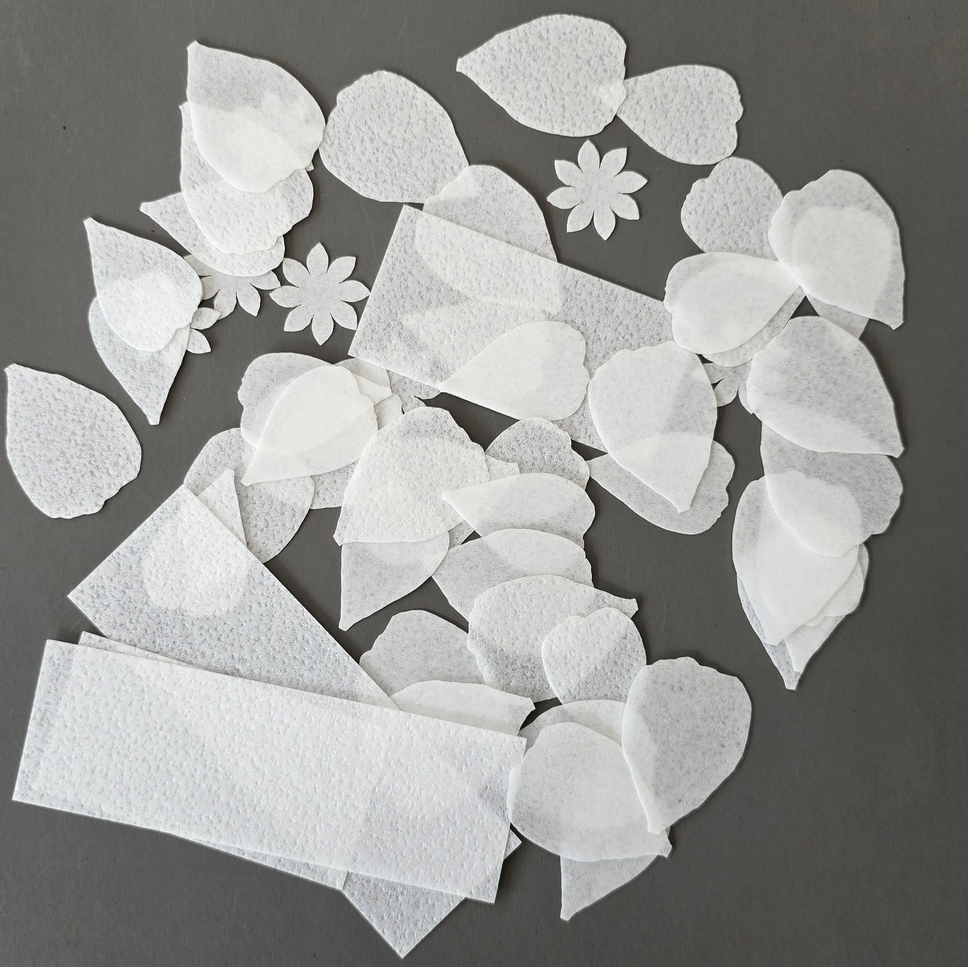 Pre-cut wafer paper petals for flowers