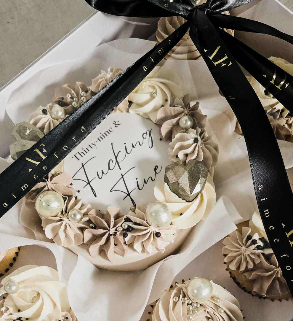 Personalised bento cake & cupcake box