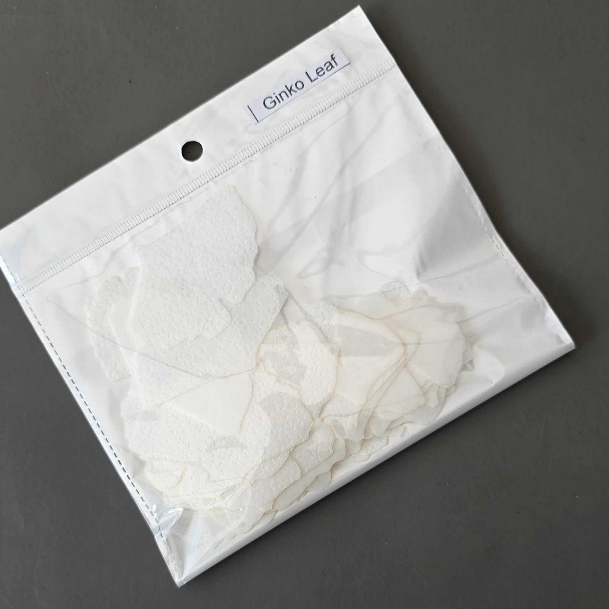 Pre-cut wafer paper leaves