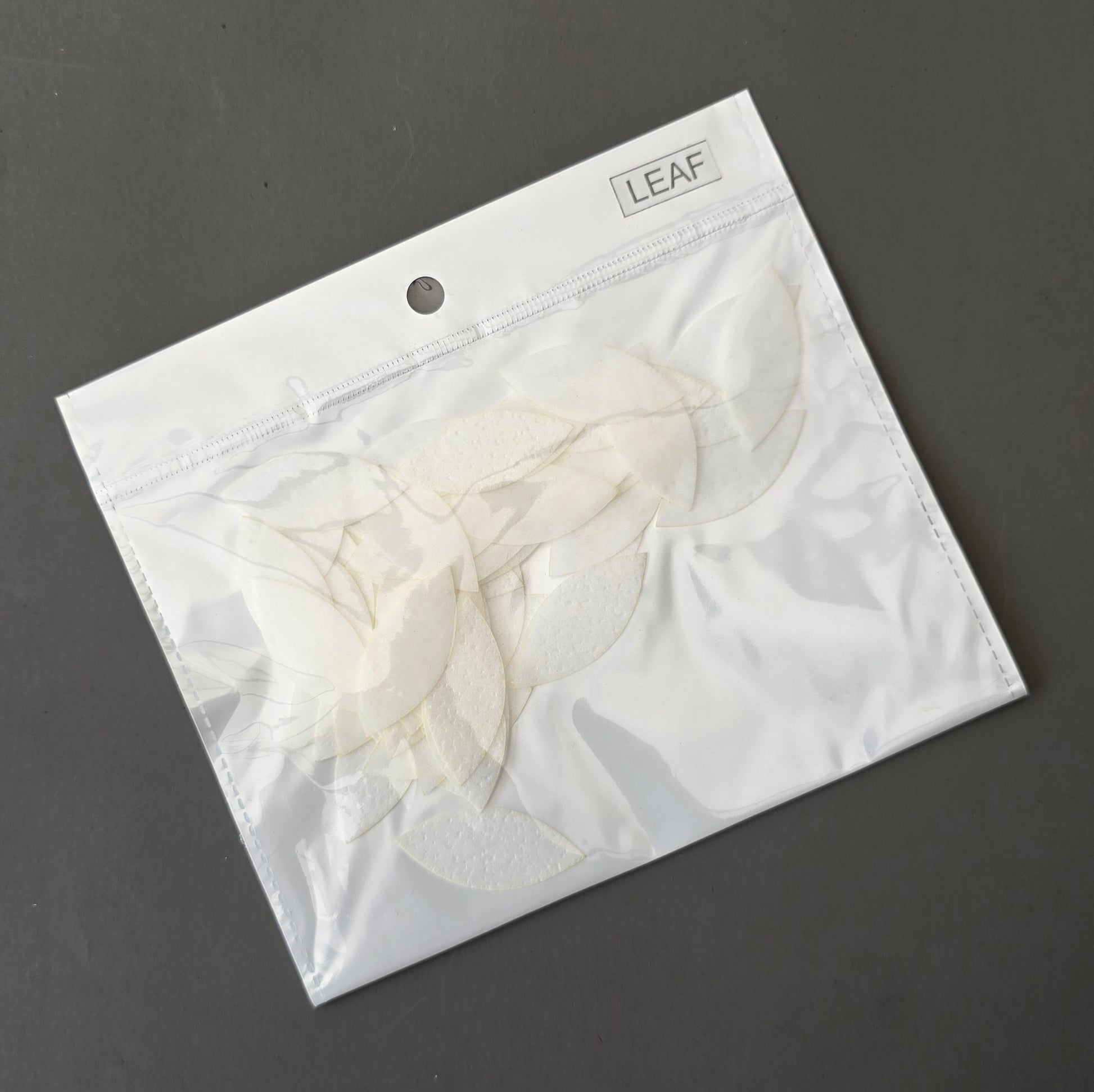 Pre-cut wafer paper leaves