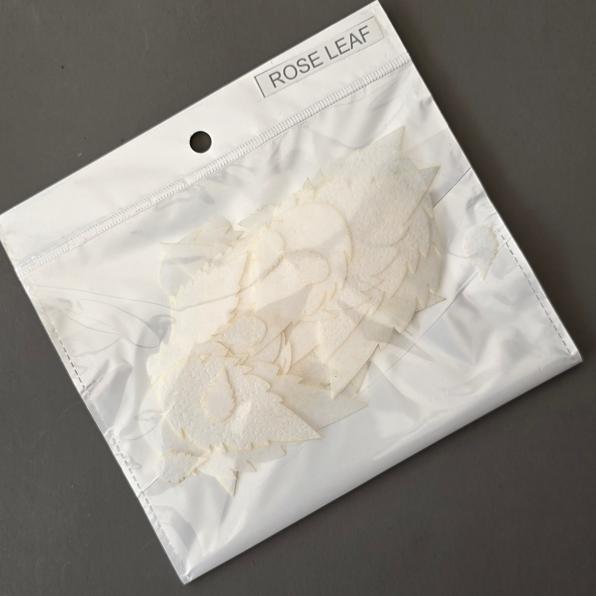 Pre-cut wafer paper leaves